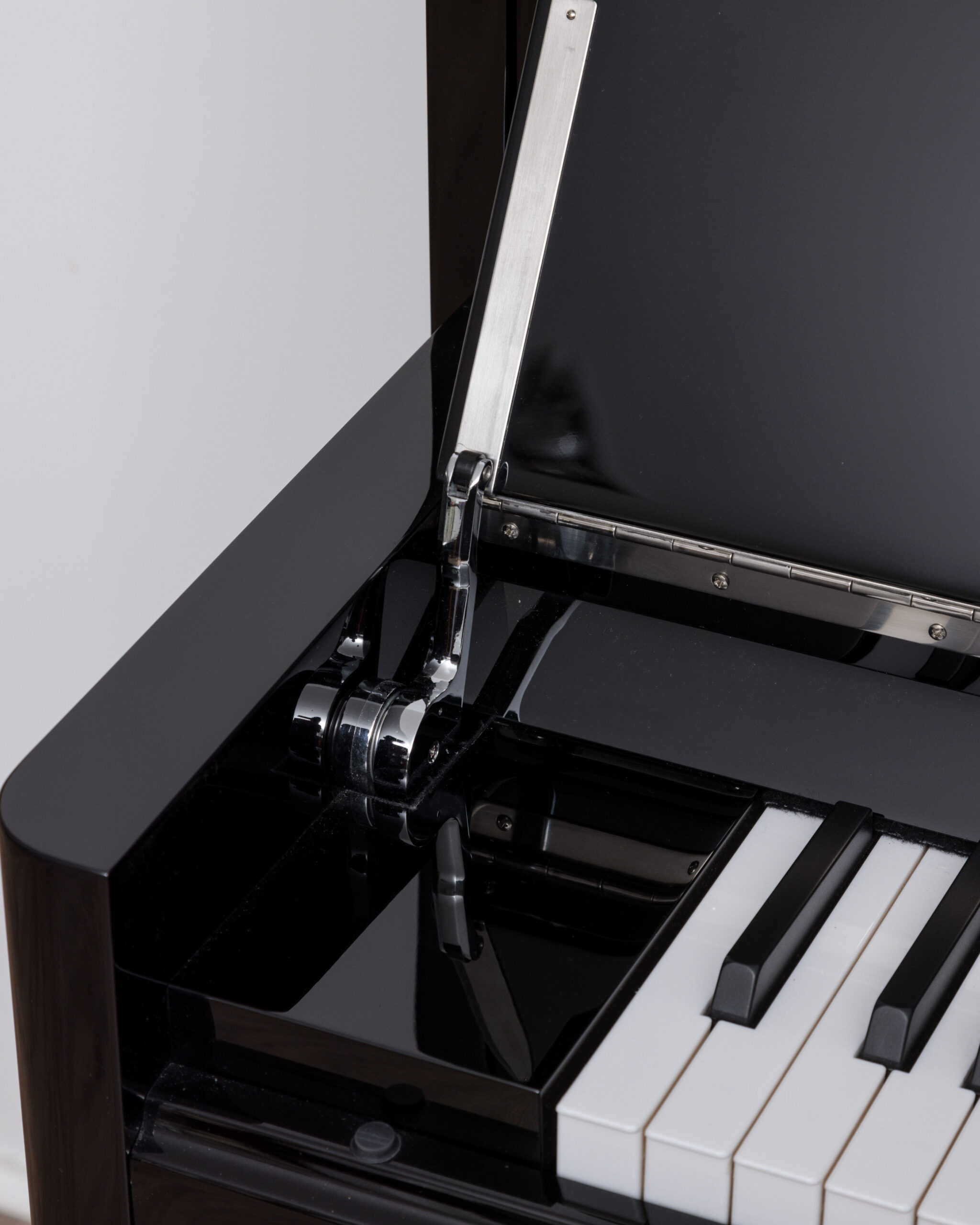 Pianos droits design LC