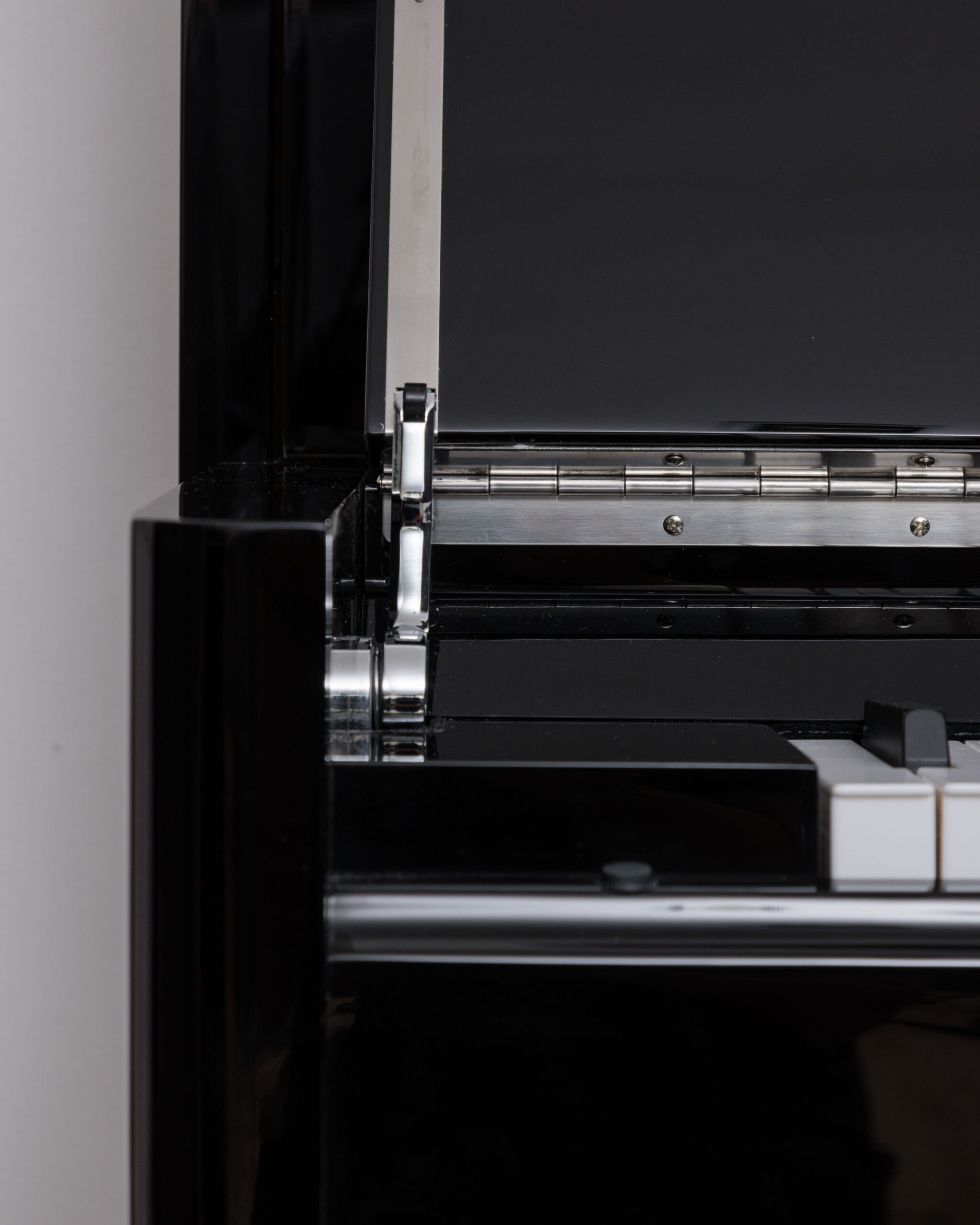 Pianos droits design LC