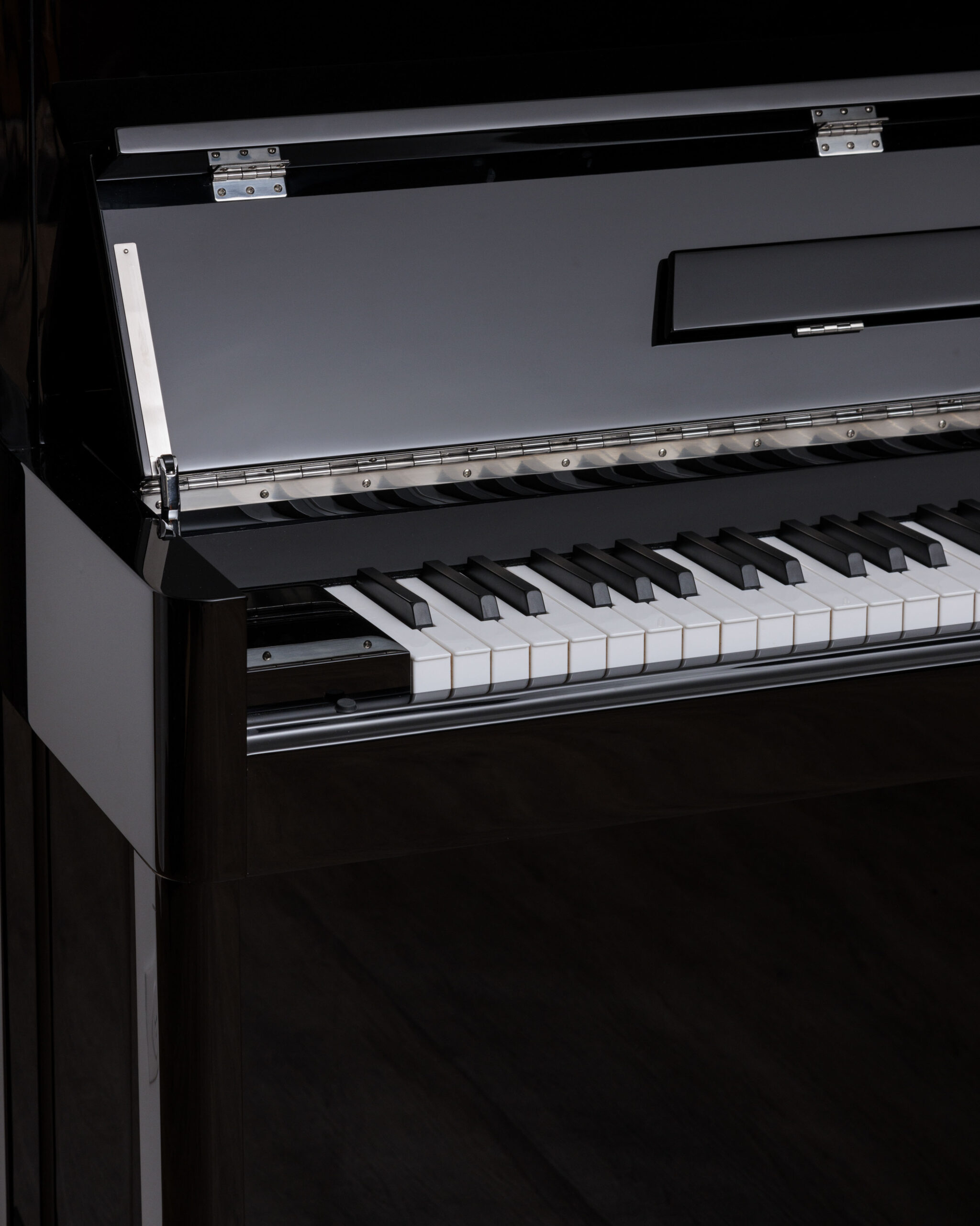 Pianos droits design LC