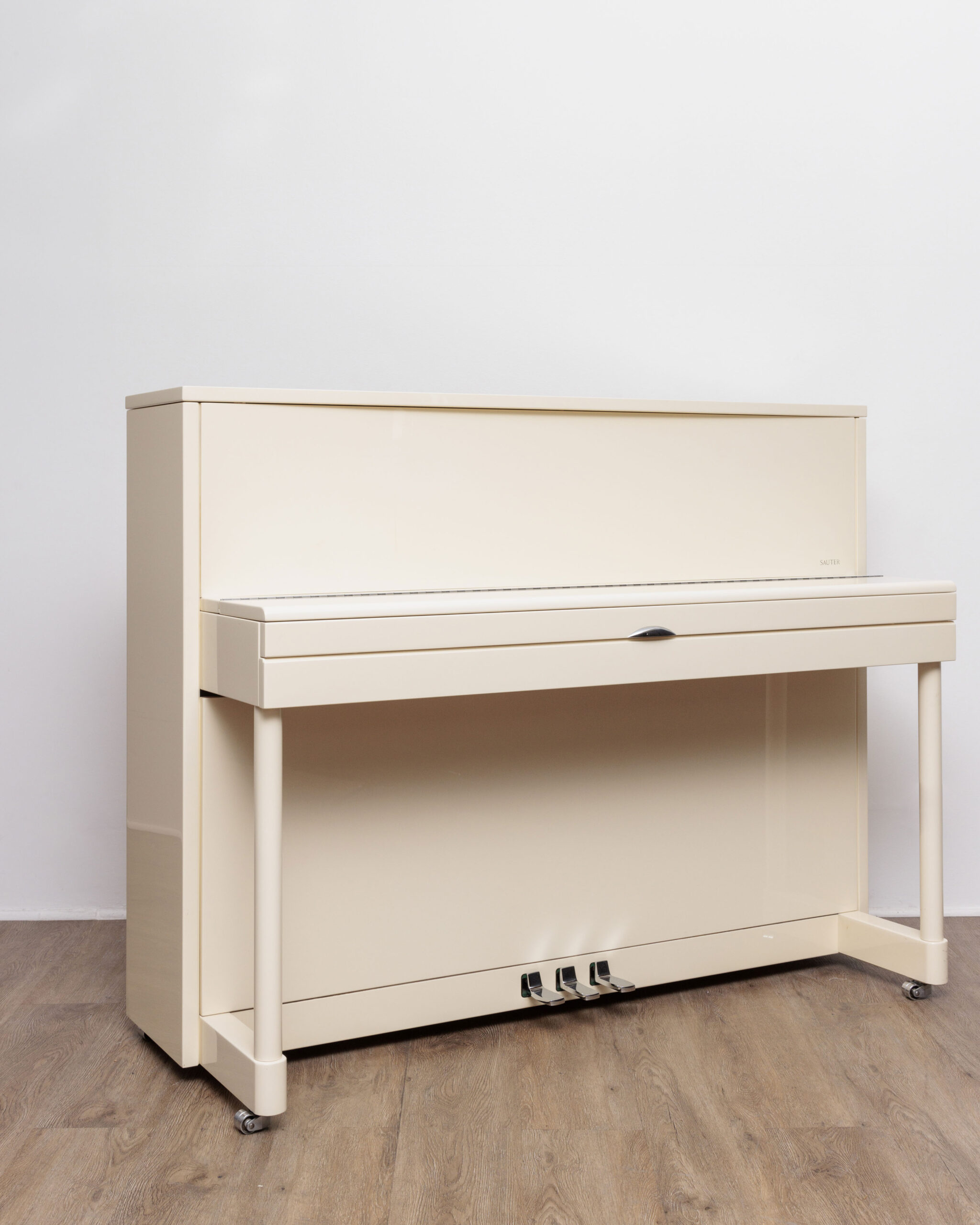 Pianos droits design LC