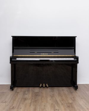 Yamaha U10