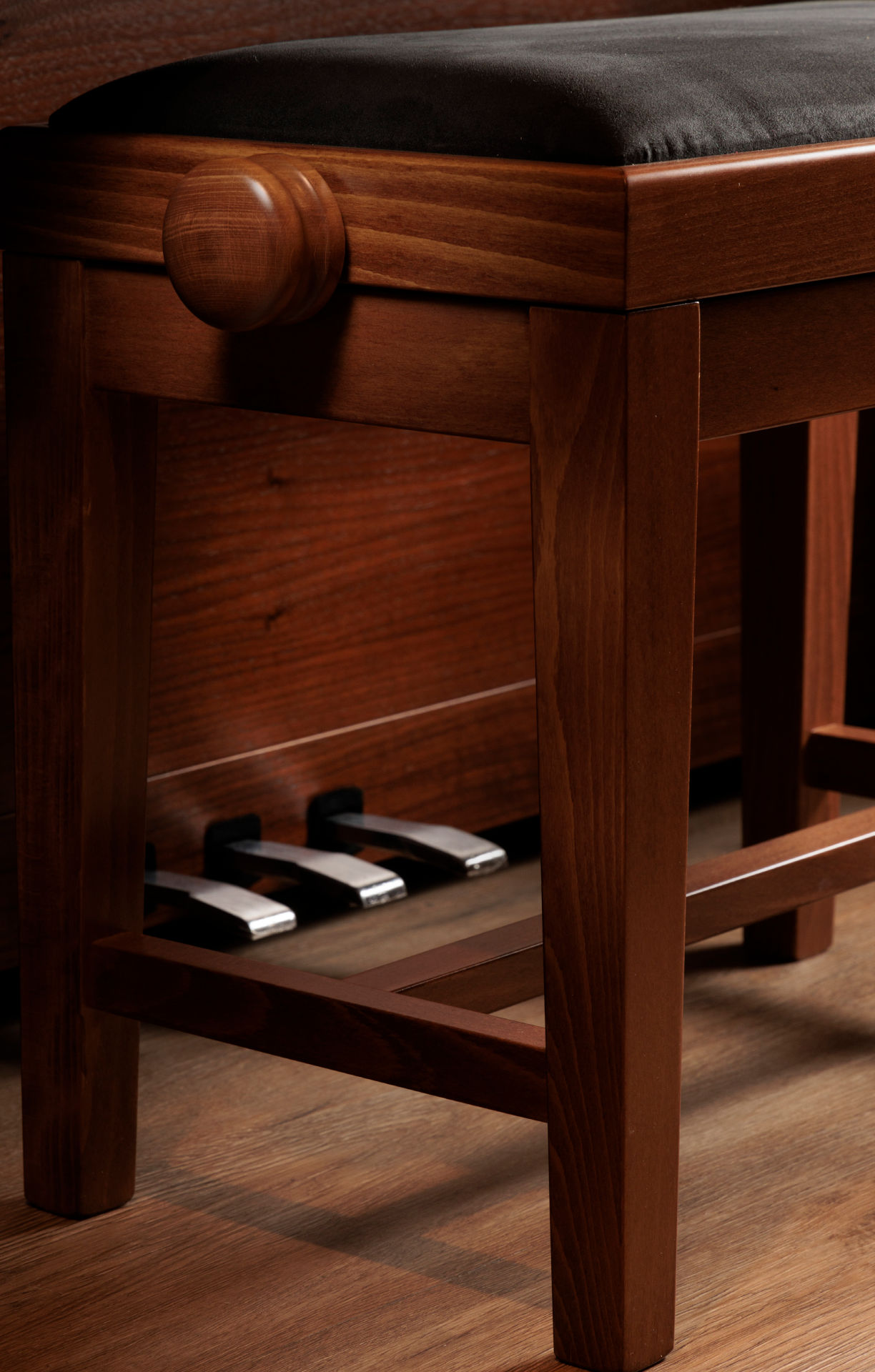 Banquette de piano en bois avec mécanisme de réglage