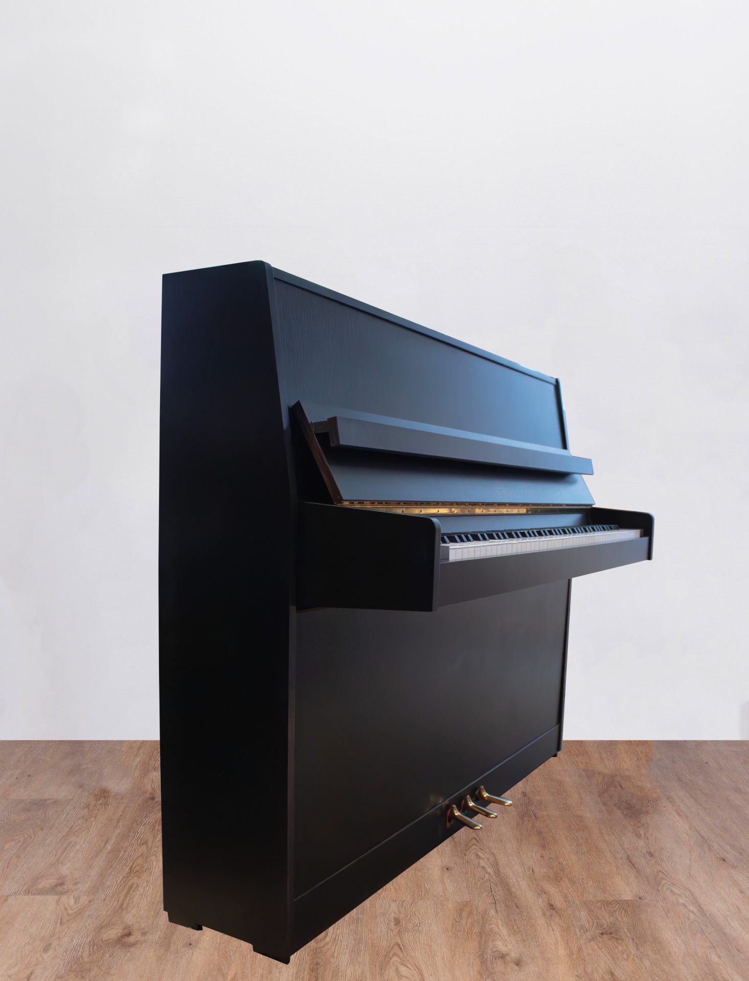 Petrof 118 frêne noir satiné-quart